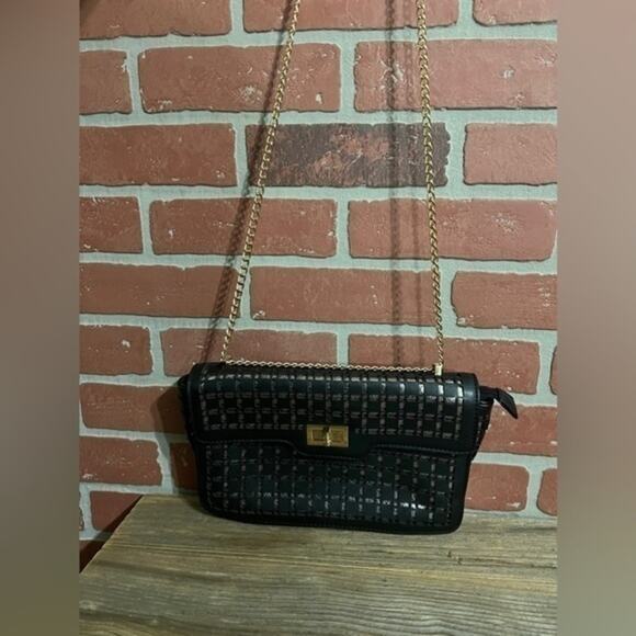 Melie Bianco Black Leather Shoulder/Crossbody Bag with Gold Chain Strap - Picture 7 of 8